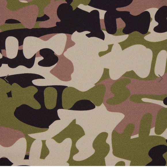 NWT Skims swim top - Picture 2 of 2